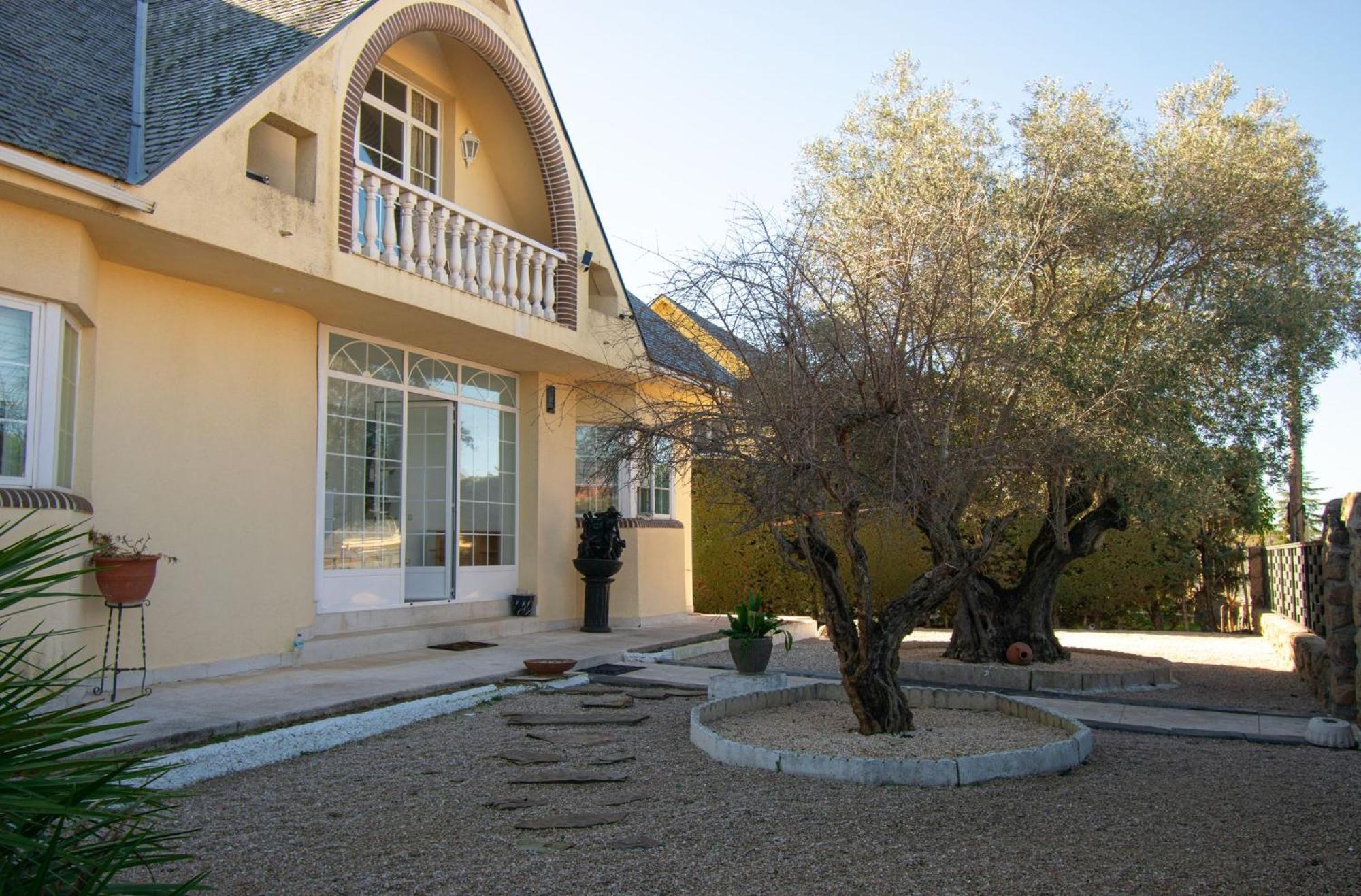 Villa Quiroga Villaviciosa de Odon Luaran gambar